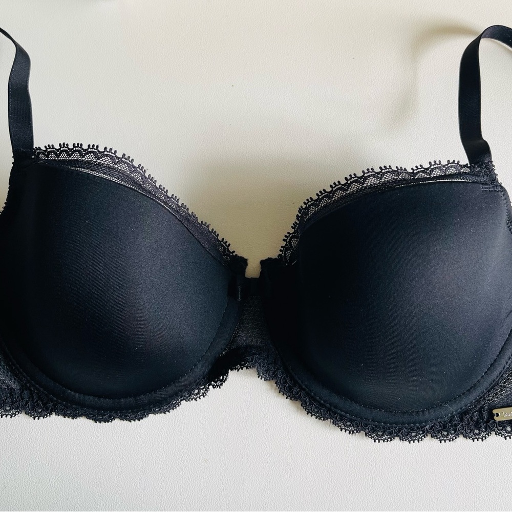*Brand New* French Women’s Black Lace Sexy Chantelle French Bra / Size 36C